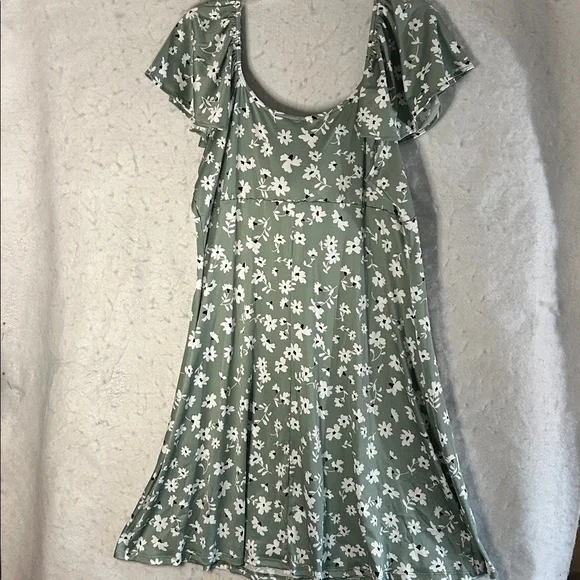 Derek Heart Sage Green Floral Flutter Sleeve Empire Waist Street Length Dress 1X - Picture 2 of 12